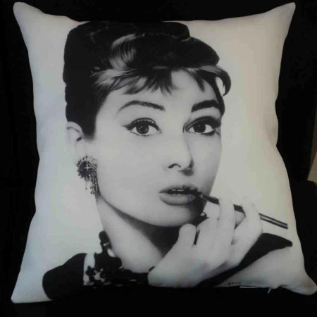 Photo Cushion Cover Audrey Hepburn.jpg
