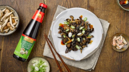 Lee Kum Kee Mushroom Vegetarian Stir Fry Sauce 3.webp