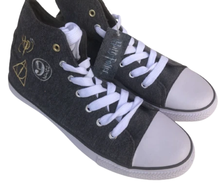Harry_Potter_Trainers_1-removebg-preview.png