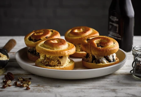 St Pierre Choc Chip Brioche Swirls 6 per pack 5.jpg