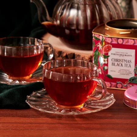 Fortnum &amp; Mason Christmas Black Tea Tin 200g 2.jpg
