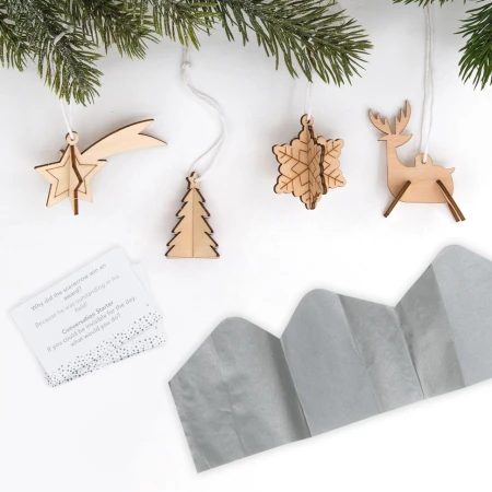 M&amp;S Wooden Decoration Mistletoe Christmas Crackers 8 per pack 3.jpg