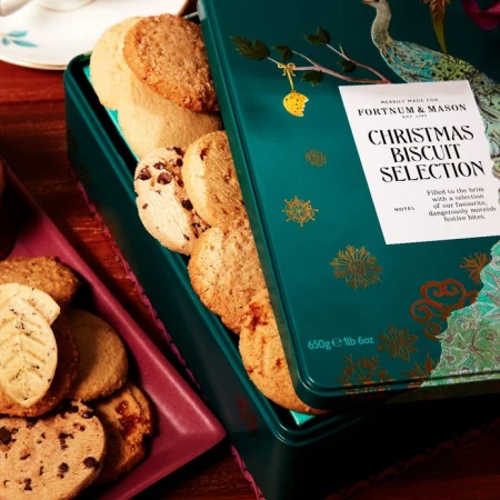 Christmas Biscuit Selection Tin, 650g 2.jpg