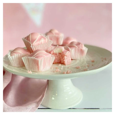 Mr Kipling Strawberries and Cream Fancies 8 per pack 3.jpg