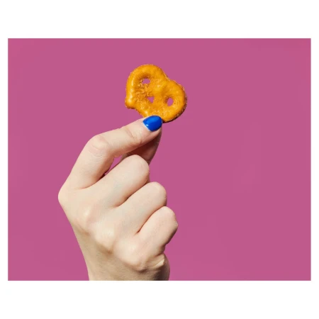 Olly's Pretzel Thins - Oh So Cheesy 3.webp