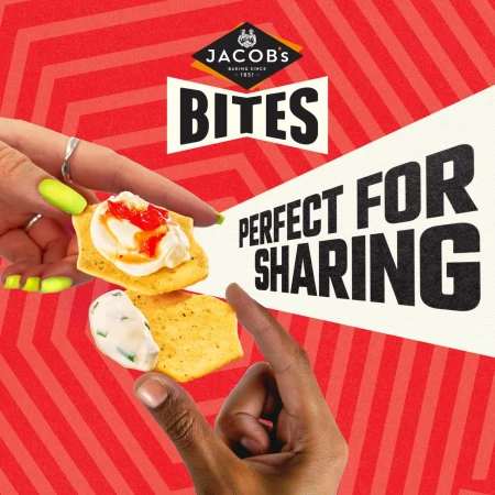 Jacob's Bites Sweet Chilli & Sour Cream Crackers 125g 3.webp
