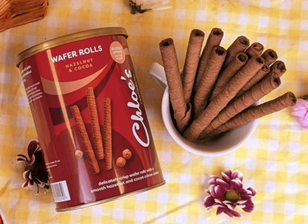 Chloe's Dalicately Crisp Wafer Rolls with Hazelnut & Cocoa Creme Tin 400g (1).png