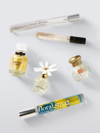 John Lewis The You Smell Good Cracker 5.webp