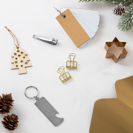 Marks & Spencer 6 Present-Shaped Christmas Crackers 3.webp