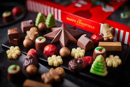 M&S The Happy Christmas Chocolate Selection 440g 4.webp