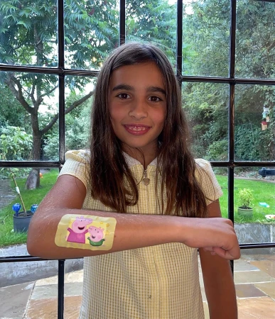 Peppa Pig Plaster Graze Kit - Cleansing Wipes, 10 finger & 4 Large Plasters, 2 Graze Plasters , Latex Free, Hypoallergenic & Washproof 4.webp