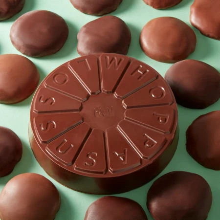 Fortnum & Mason Salted Almond Caramel Whoppalossus Biscuit Tin 400g 6.webp