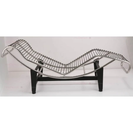 Le_Corbusier_LC4_Chaise_Lounge_White_Leather_3-850x850.JPG