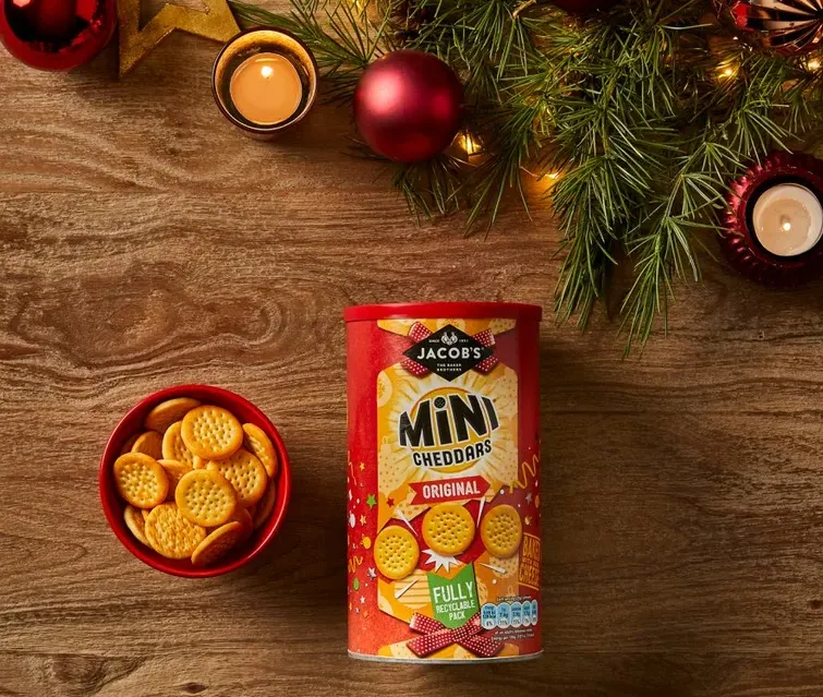 Jacob's Mini Cheddars Original Cheese Baked Snacks Tub 2.webp