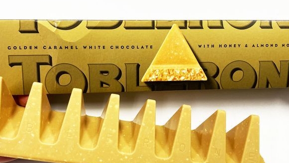 Toblerone Golden Caramel with Honey & Almond Nougat Bar 360g 4.jpg