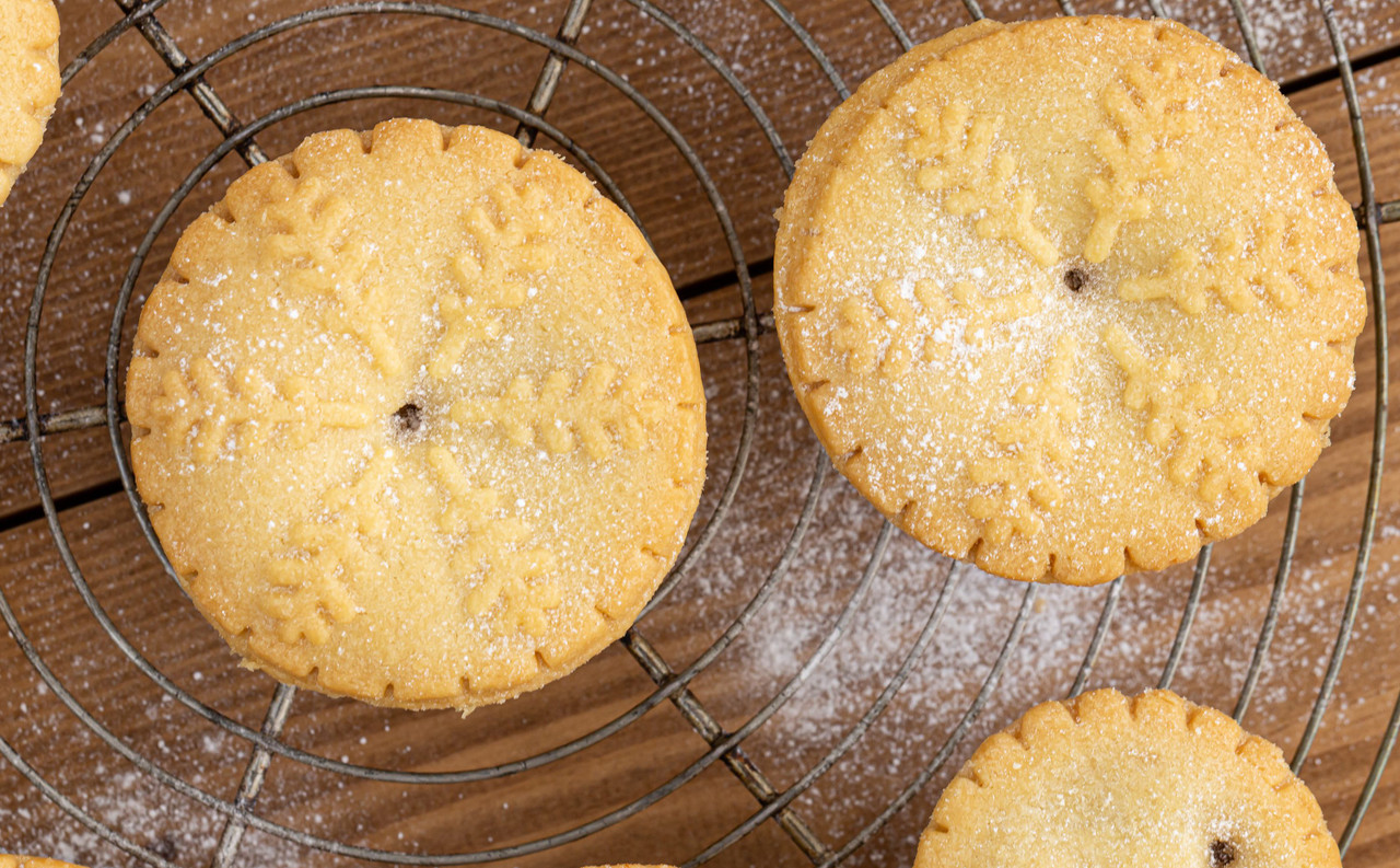 Walker's 9 Shortbread Mini Mince Pies 265g 3.jpg
