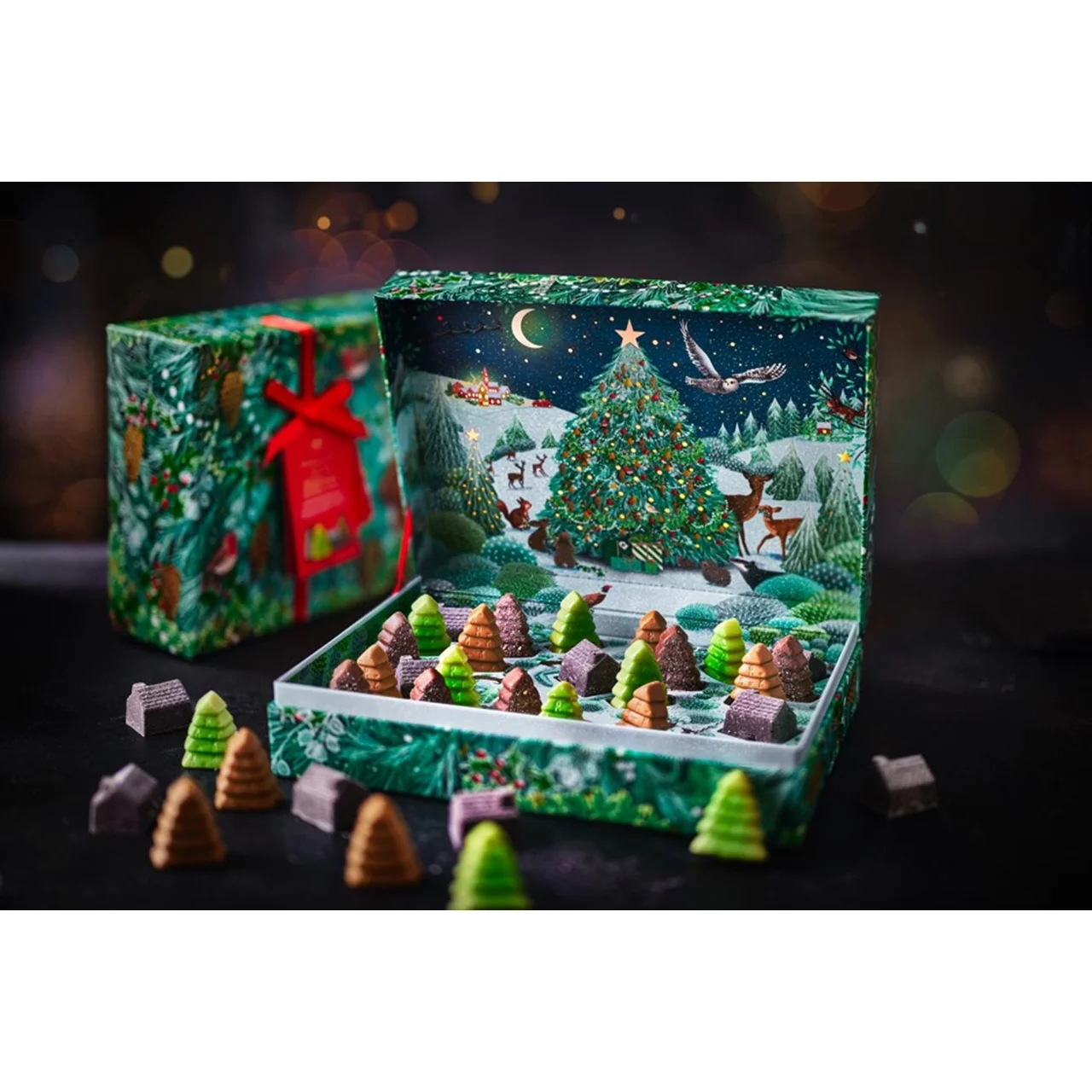 M&S Enchanted Winter Woodland Selection Box 249g 2.webp