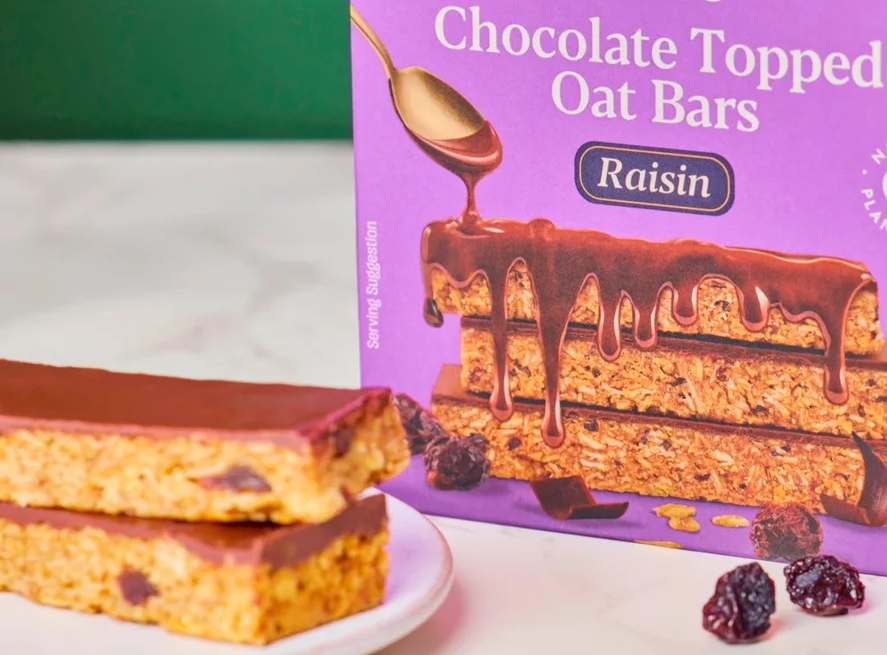 Deliciously Ella Chocolate Topped Raisin Oat Bars Gluten Free 3 x 50g 5.jpg