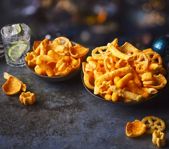 M&S Extremely Cheesy Combo Mix 150g 2.webp