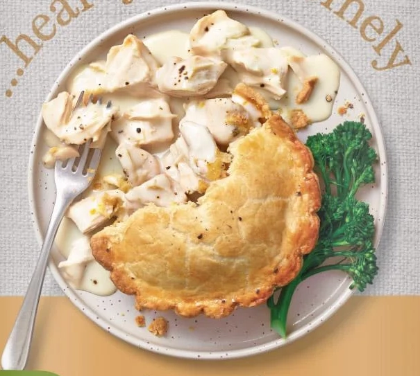 M&S Chunky Chicken in White Sauce 400g 2.webp